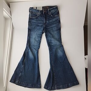 NWT Wrangler Retro HighRise Trumpet Flare Bell Bottom Jeans Size 25x30 1011MPFKP